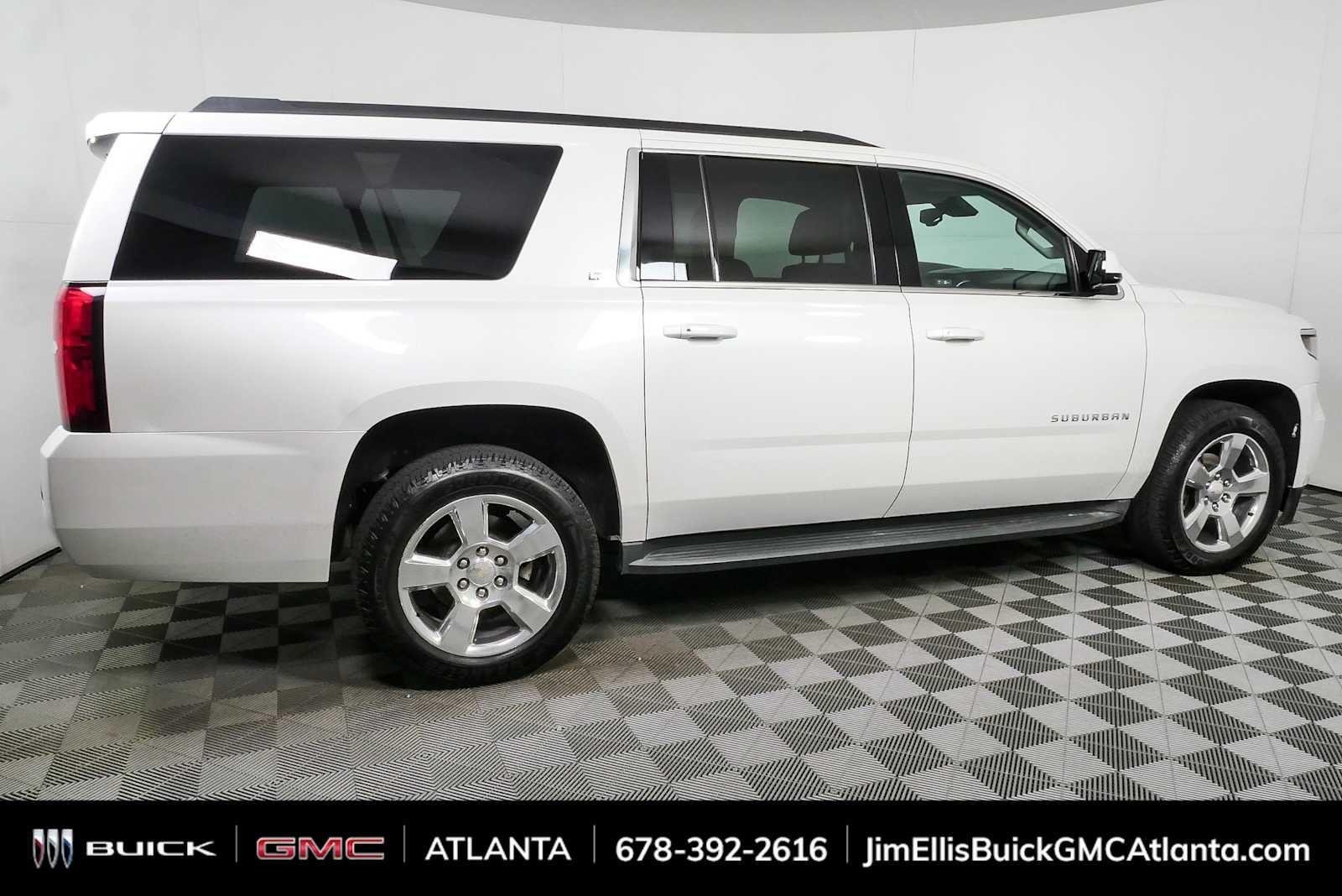 Used 2016 IRIDESCENT PEARL TRICOAT Chevrolet LT image 2