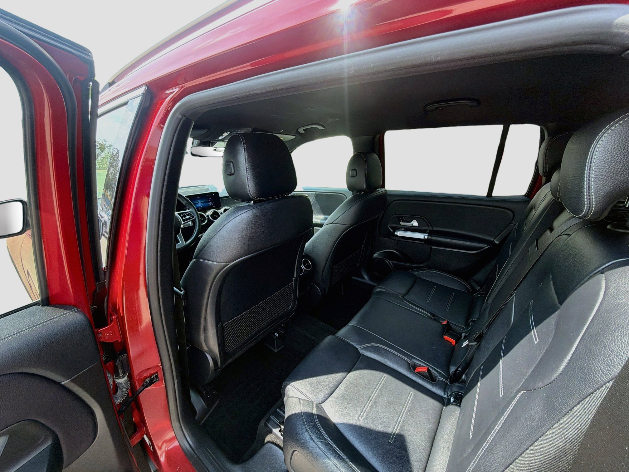 Used 2020 Red Mercedes-Benz GLB 250 image 23