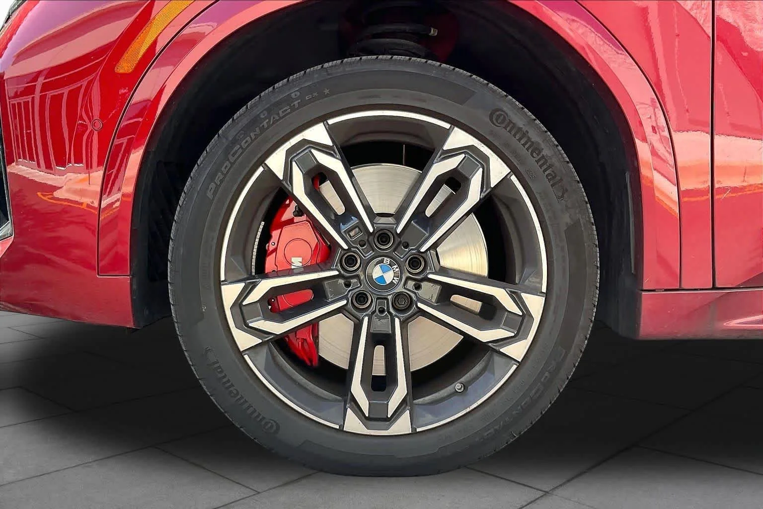 Used 2026 Vegas Red Metallic BMW xDrive28i image 10