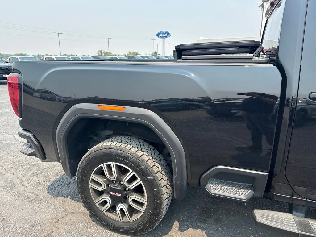 Used 2022 Onyx Black GMC AT4 image 4