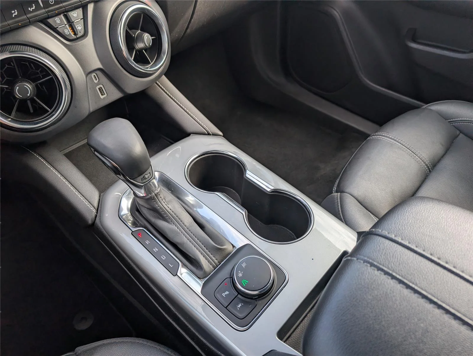 Used 2024 Sterling Gray Metallic Chevrolet 3LT image 19
