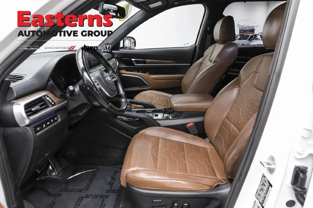 Used 2020 White Kia SX image 15