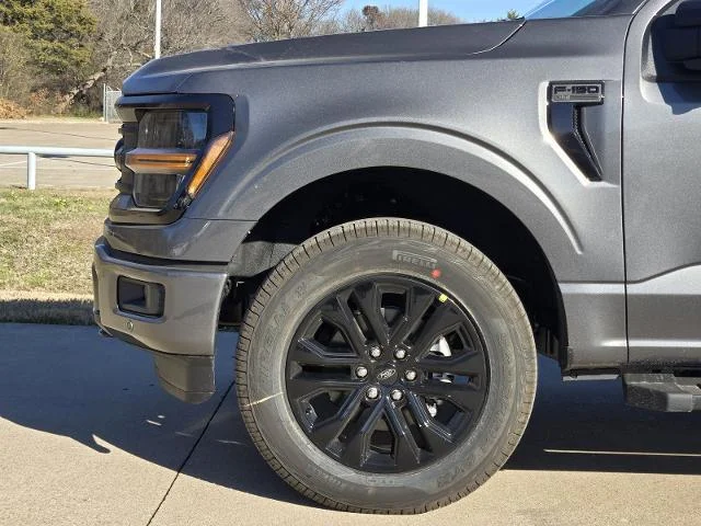 New 2026 Carbonized Gray Metallic Ford XLT image 26
