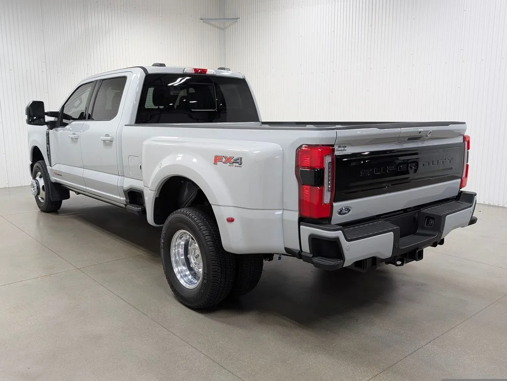 New 2026 Avalanche Ford F-350® Platinum® image 32