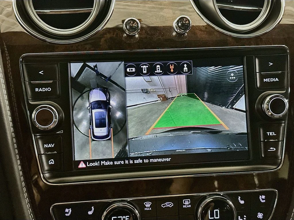 Used 2018  Bentley W12 image 15