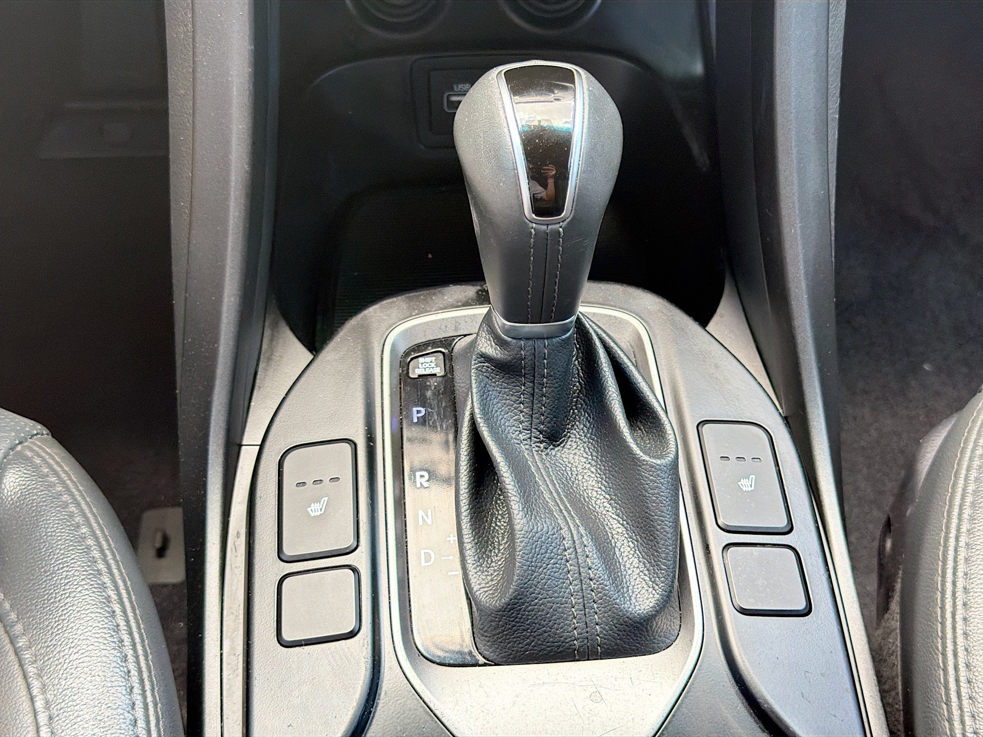 Used 2018 Pearl White Hyundai 2.0T image 28