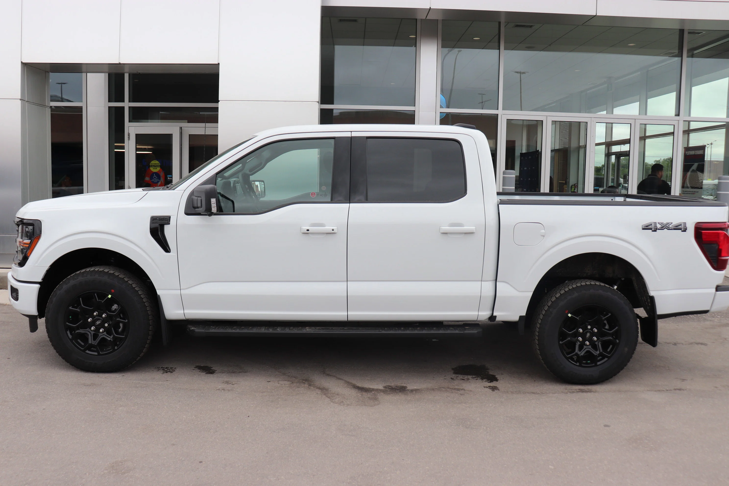 New 2026 OXFORD WHITE Ford XLT image 3