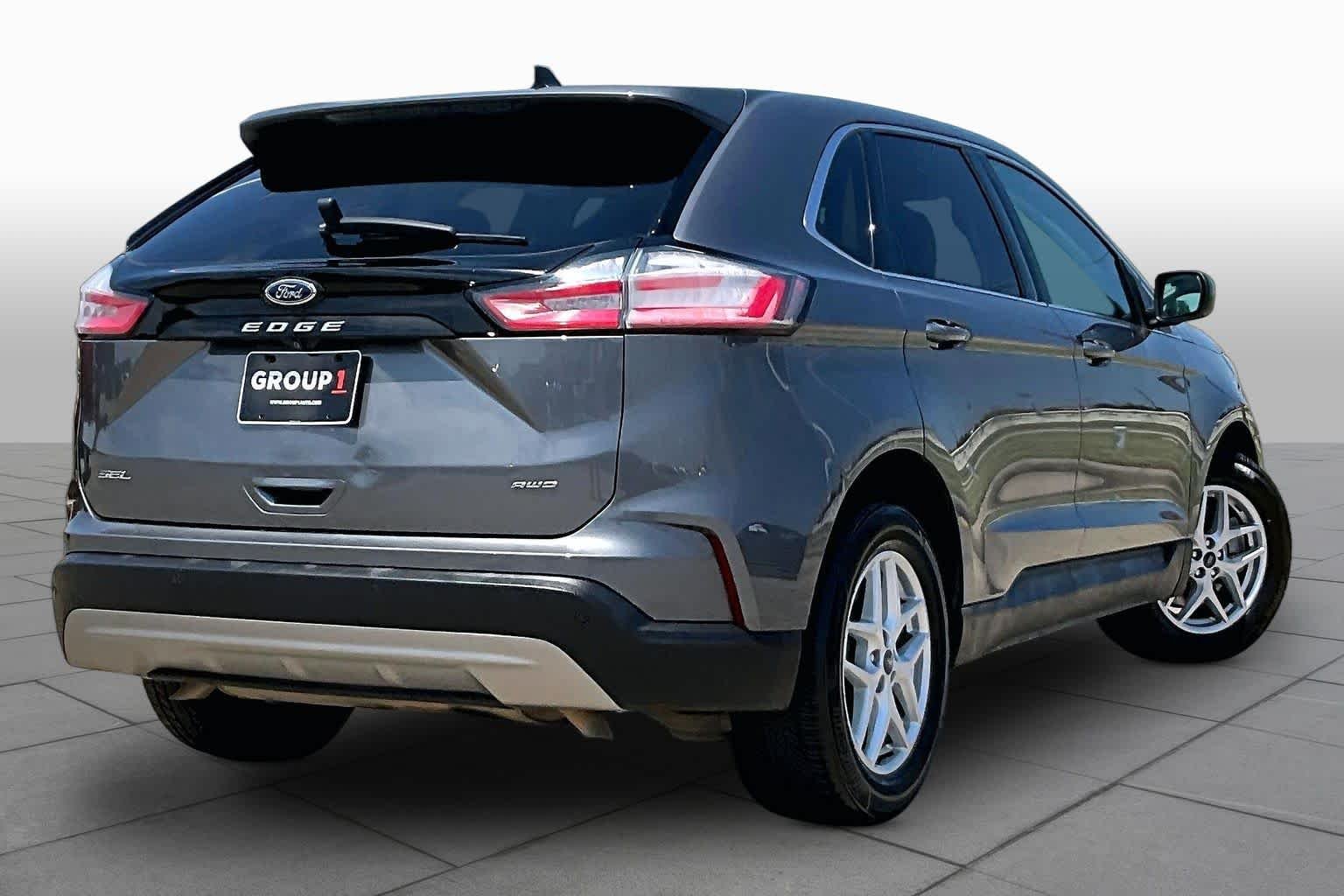 Used 2022 Carbonized Gray Metallic Ford SEL image 13
