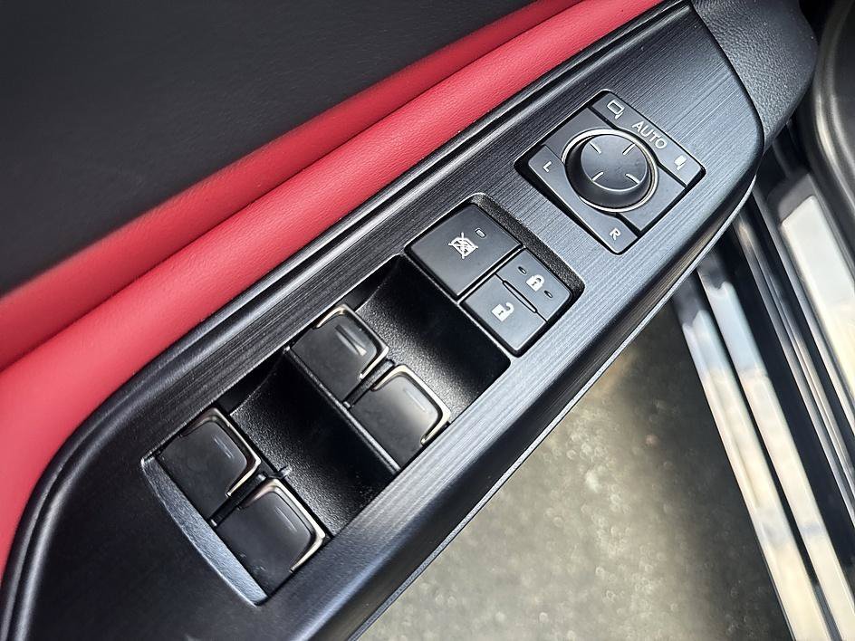 Used 2021 Obsidian Lexus ES 350 F SPORT image 10