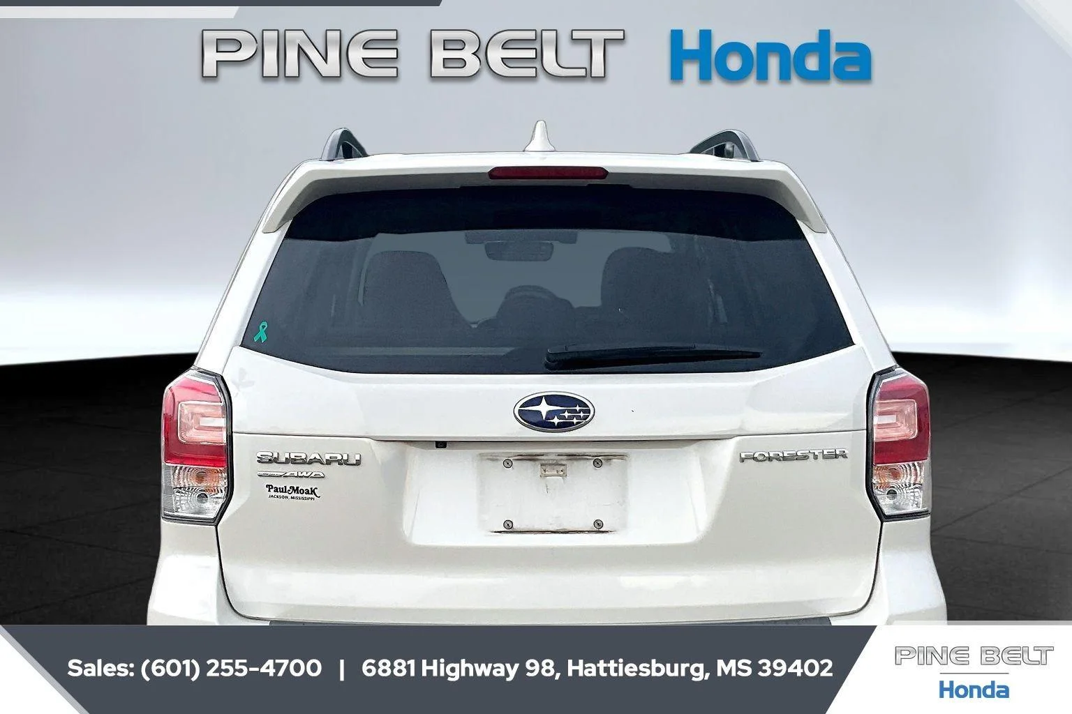 Used 2018 Crystal White Pearl Subaru Premium image 4