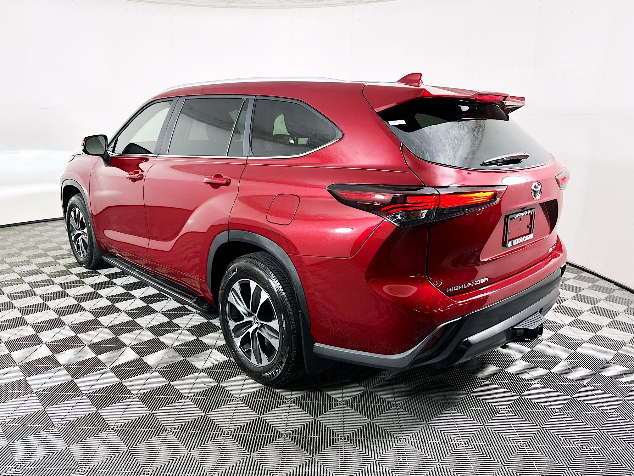 2026 Toyota Highlander thumbnail 7