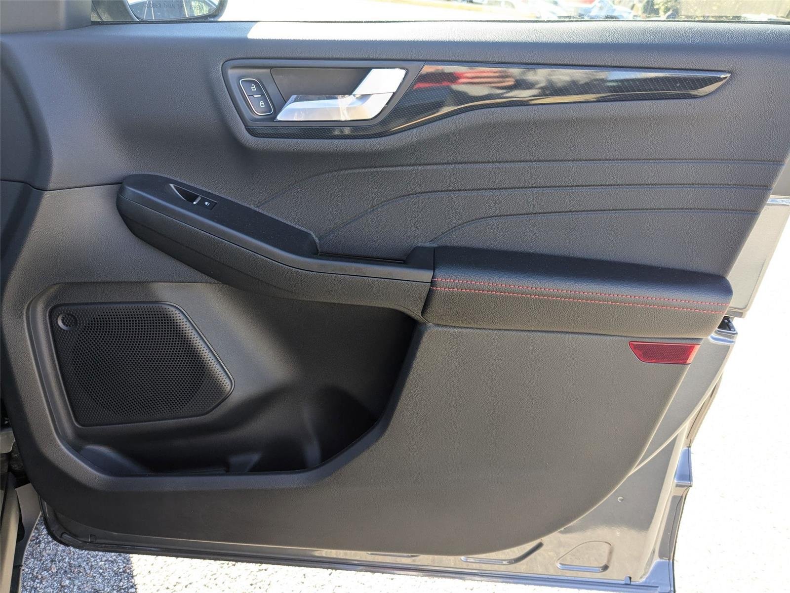 New 2025 Carbonized Gray Metallic Ford ST-Line image 43