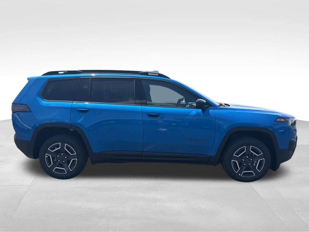New 2026 Hydro Blue Pearl-Coat Exterior Paint Jeep Laredo image 2