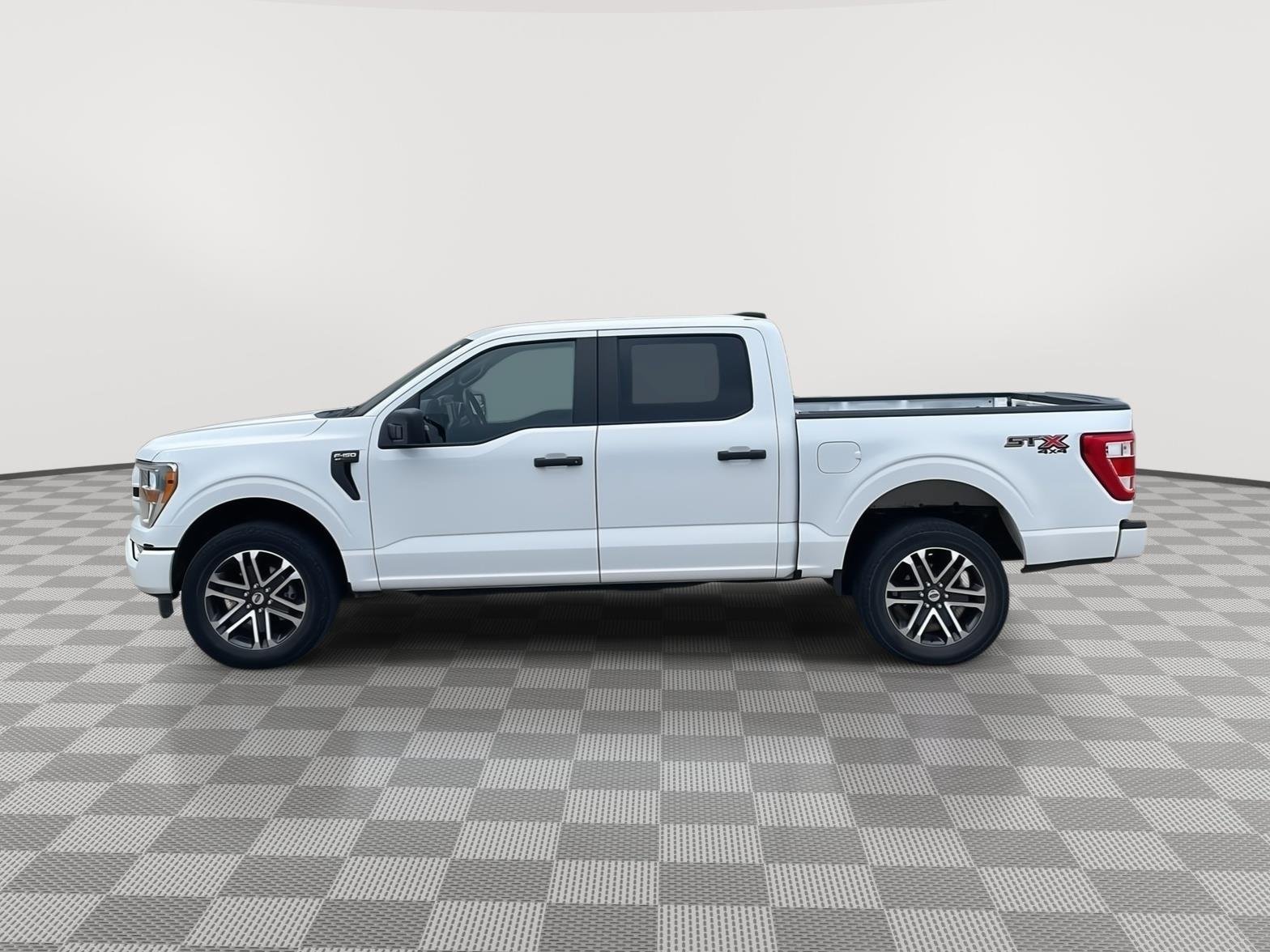 Certified Used 2022 Oxford White Ford XL image 11