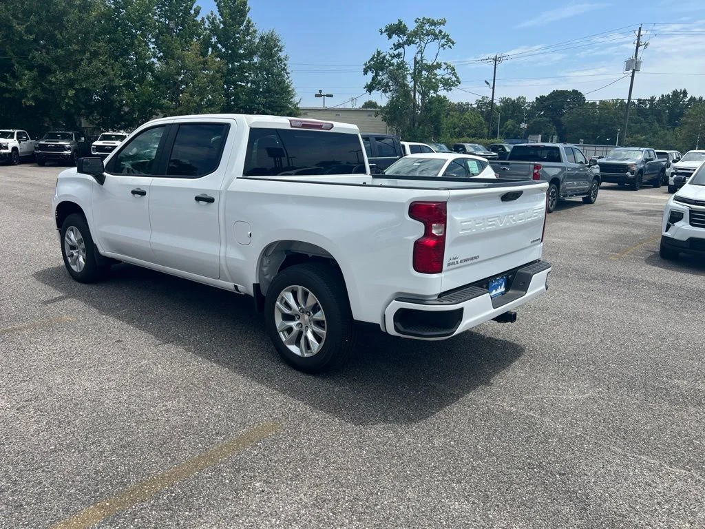 New 2026 Summit White Chevrolet Custom image 3