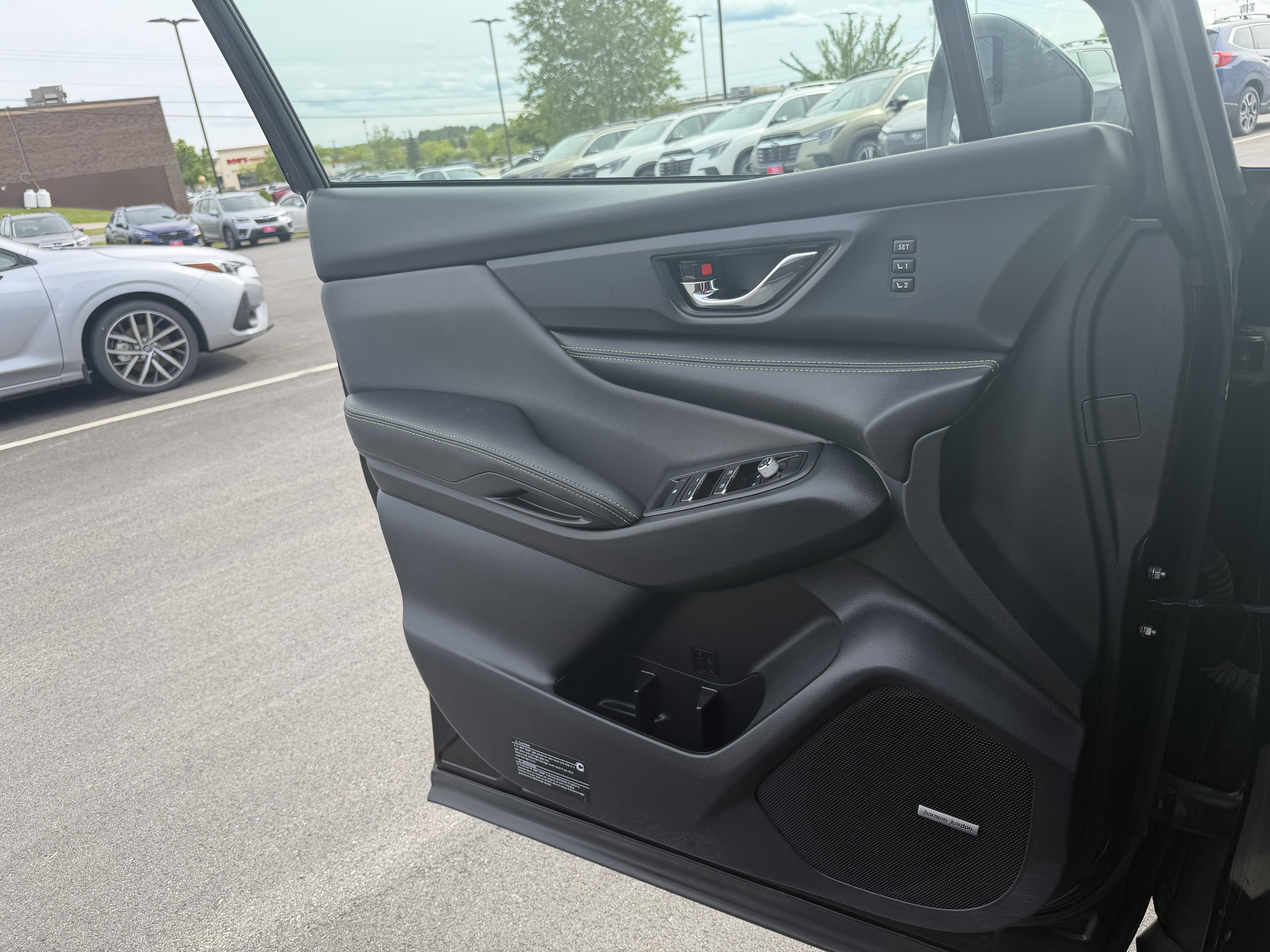 Used 2023 Crystal Black Silica Subaru Onyx Edition Limited image 17