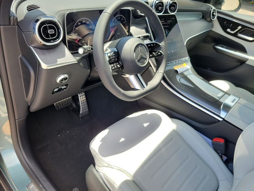 New 2027 Verde Silver Metallic Mercedes-Benz GLC 300 image 18