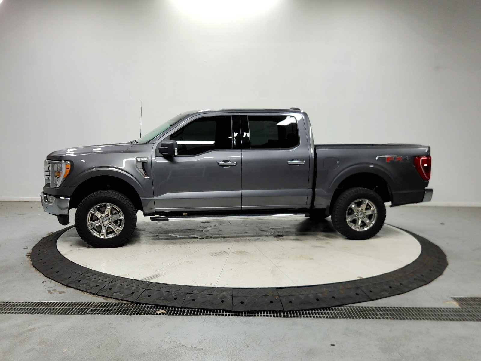 Used 2021 Gray Ford XLT image 5