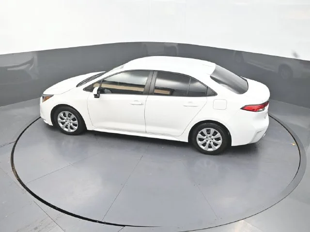 Used 2021 White Toyota LE image 26
