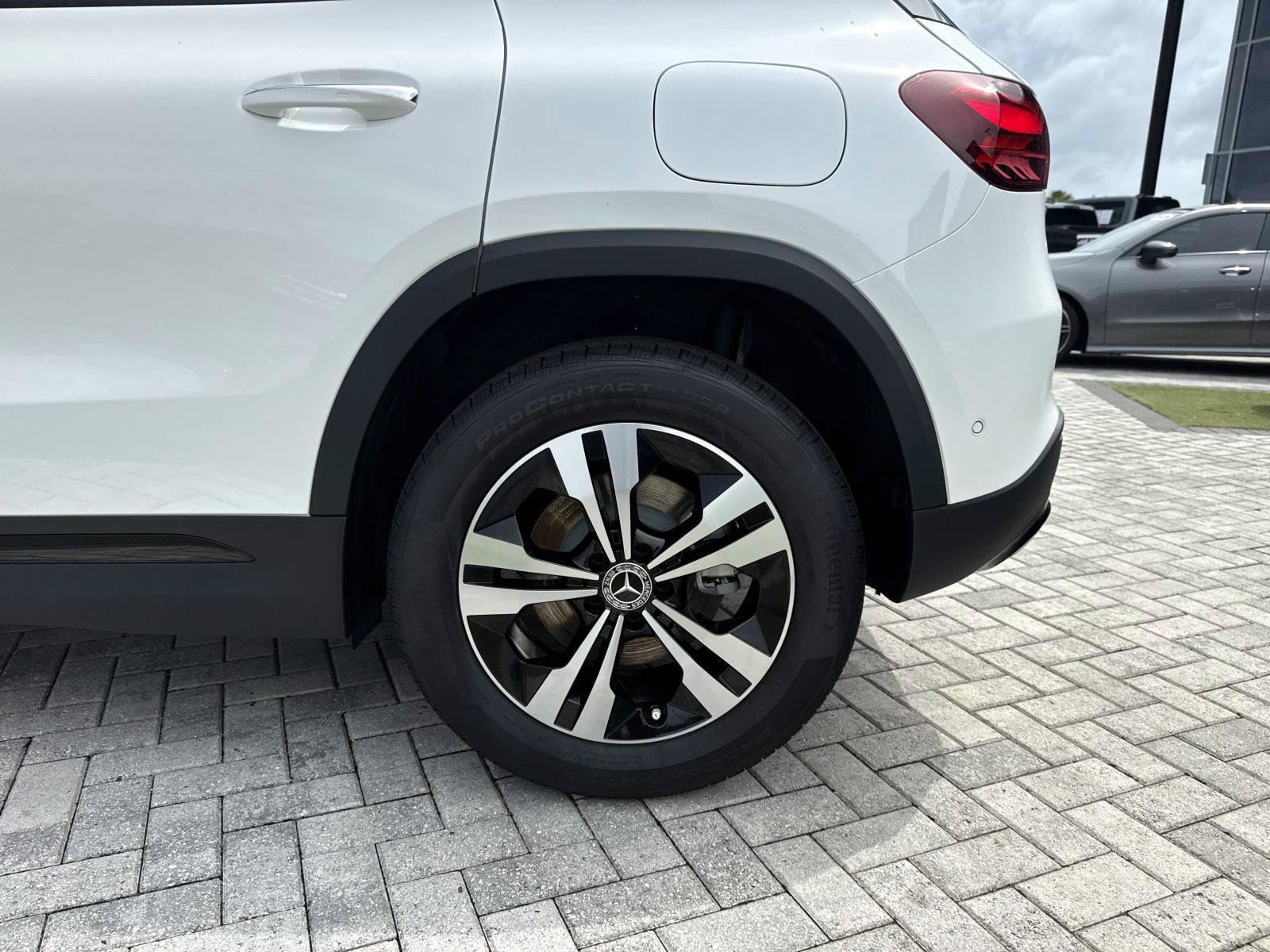 New 2026 Polar White Mercedes-Benz 250 SUV image 11