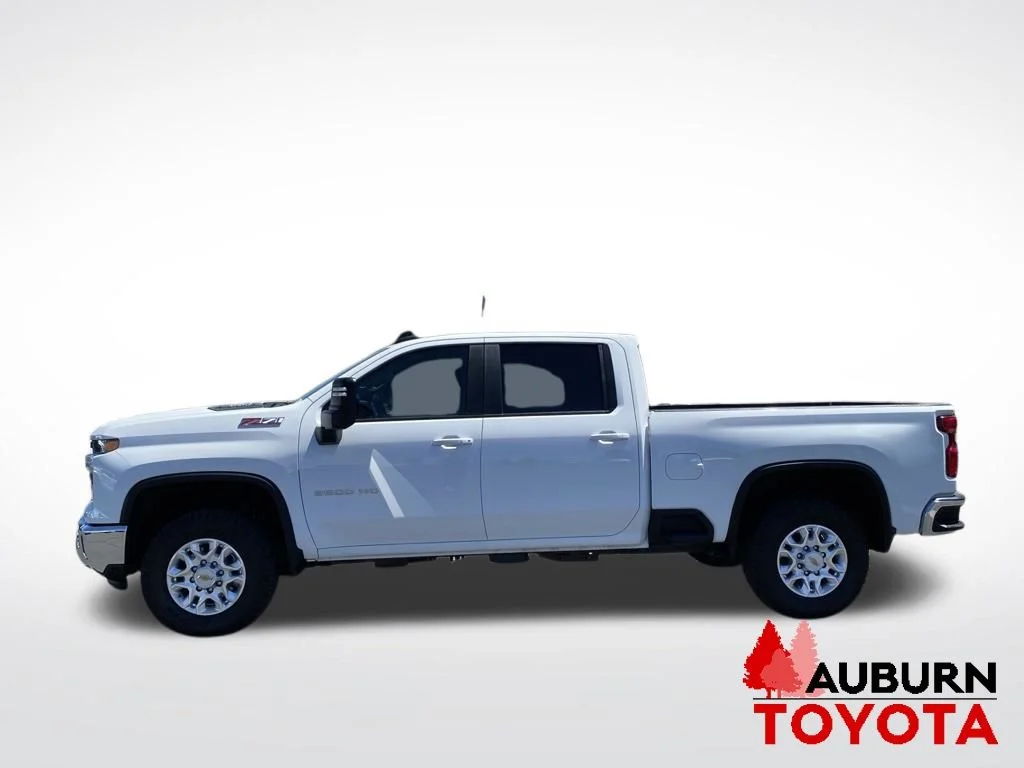 Used 2024 White Chevrolet LT image 4
