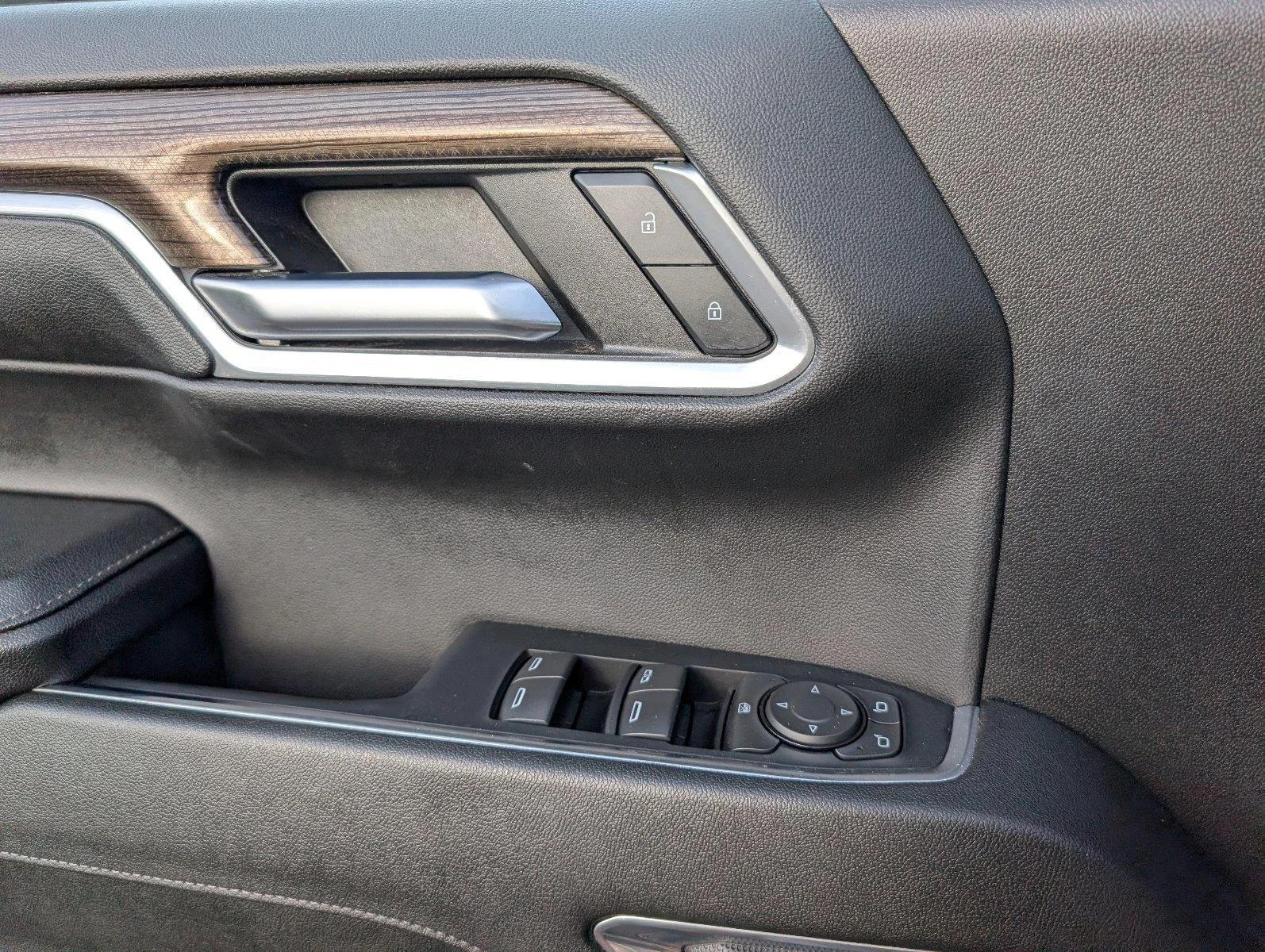 Used 2024 Slate Gray Metallic Chevrolet LT Trail Boss image 17