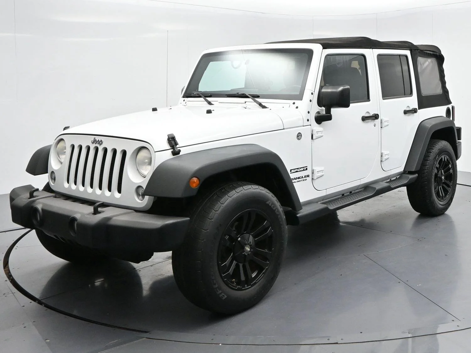 Used 2015 Bright White Clearcoat Jeep Sport image 3