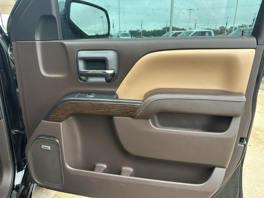 Used 2017 Onyx Black GMC Denali image 34