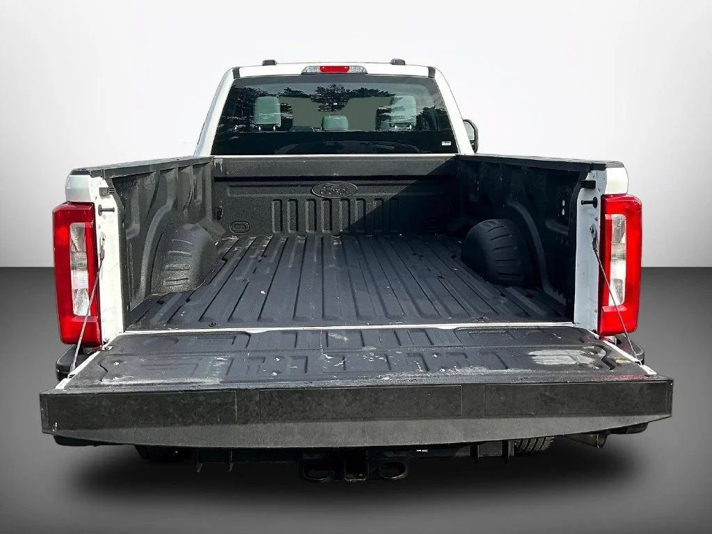 Used 2025 Oxford White Ford XL image 9