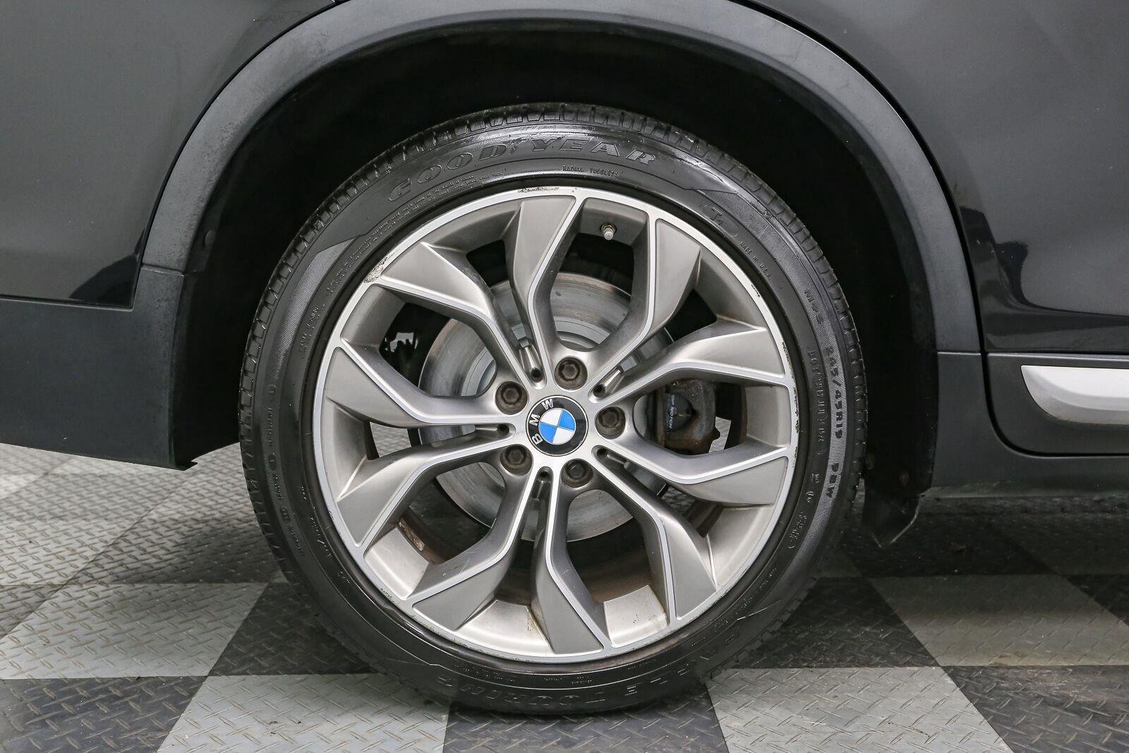 Used 2017 Jet Black BMW xDrive28i image 17