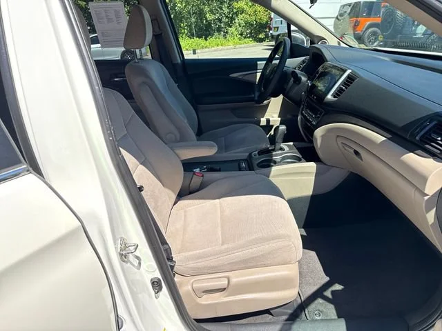 Used 2016 White Diamond Pearl Honda EX image 9