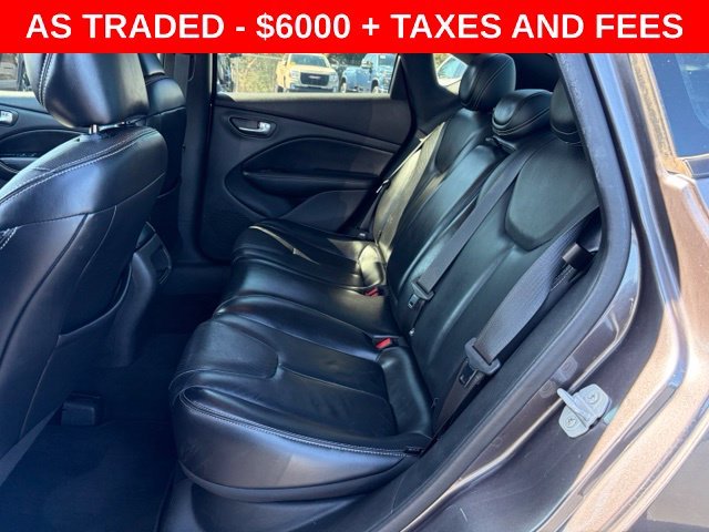 Used 2015 Gray Dodge Limited image 11