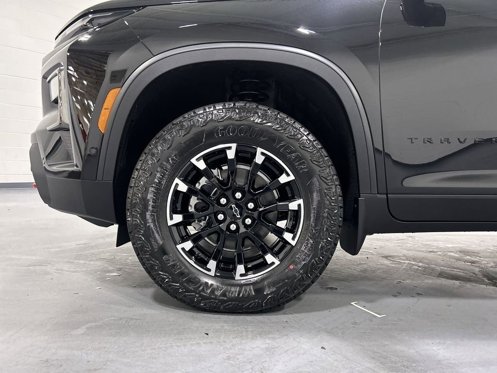 New 2026 Mosaic Black Metallic Chevrolet Z71 image 19