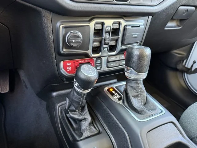Used 2024 Silver Jeep Rubicon image 24