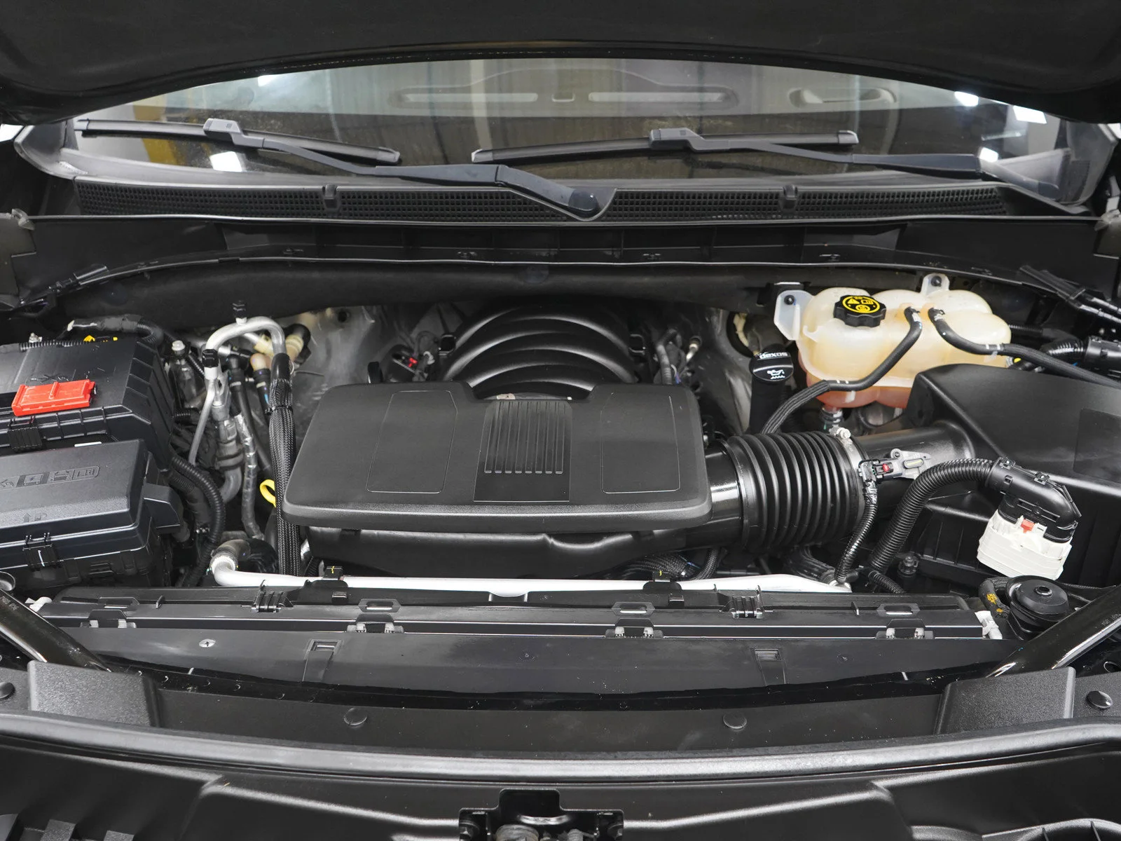 2022 GMC Yukon SLT - Photo 34