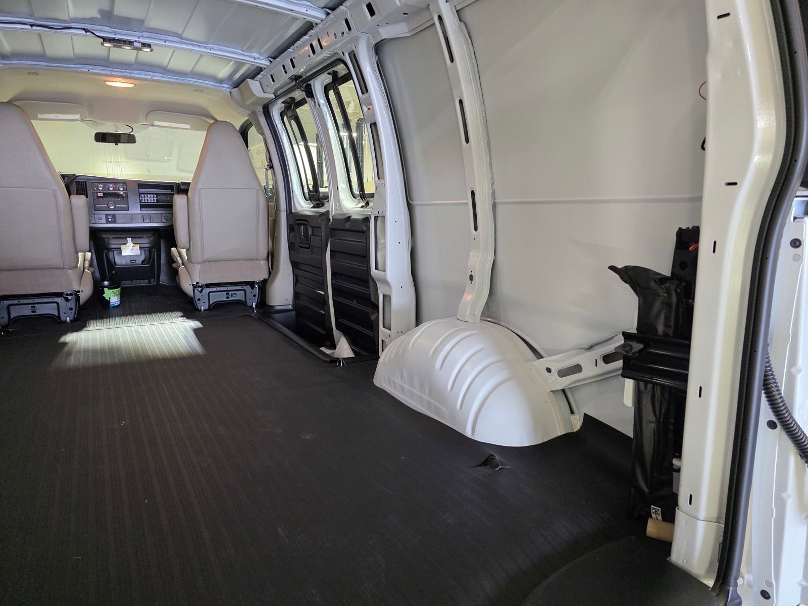 2026 Chevrolet Express Cargo Work Van - Photo 15