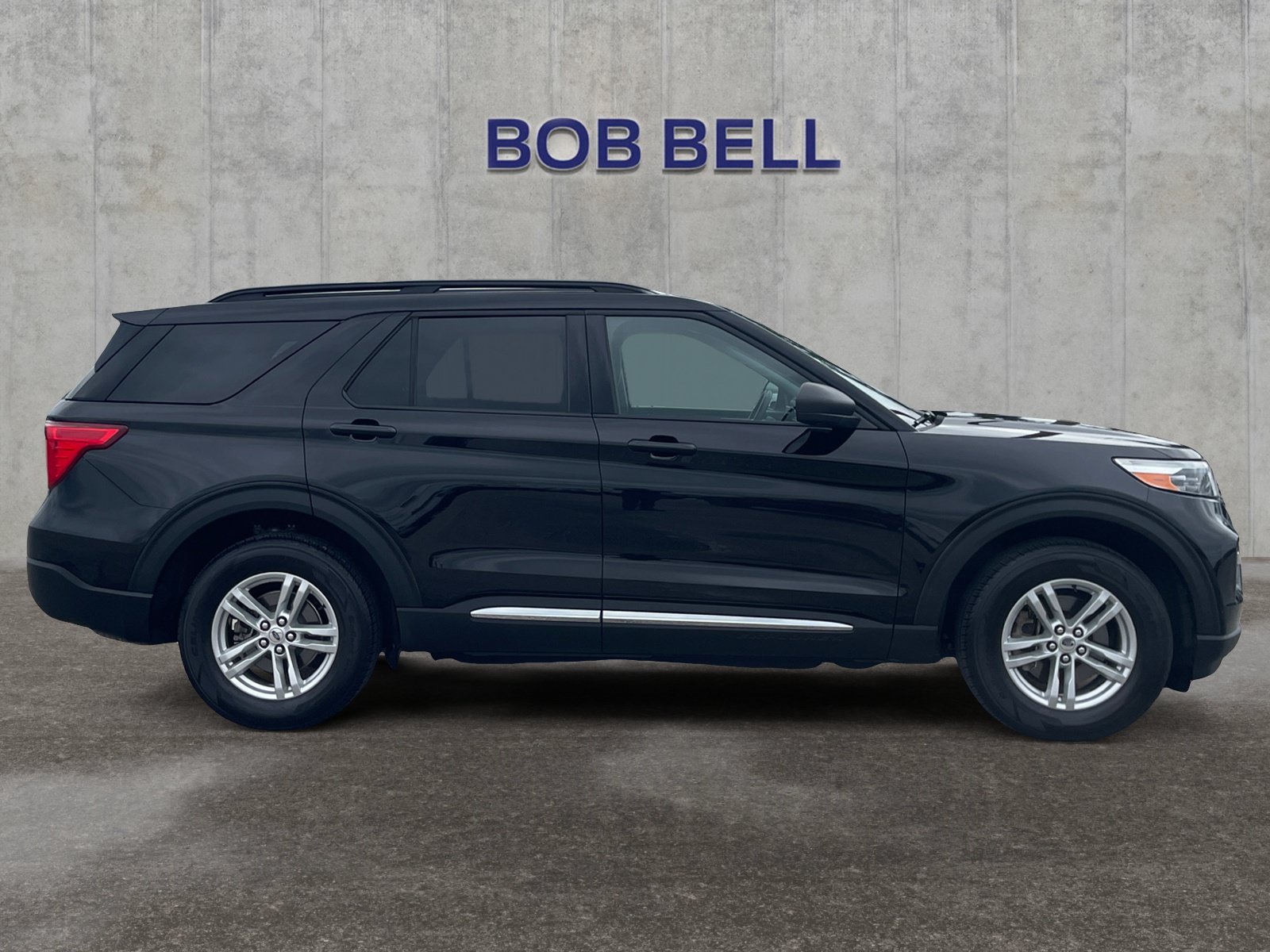 Used 2022 Black Metallic Ford XLT image 6