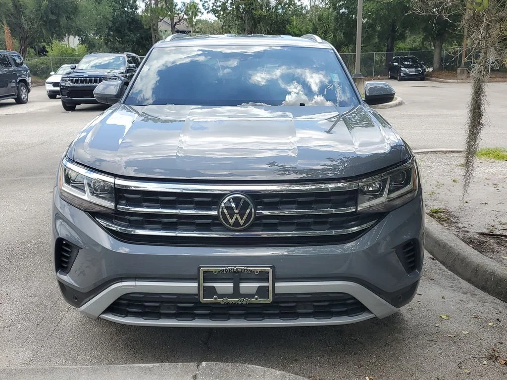 Used 2020 Gray Volkswagen 2.0T SE w/Technology image 1