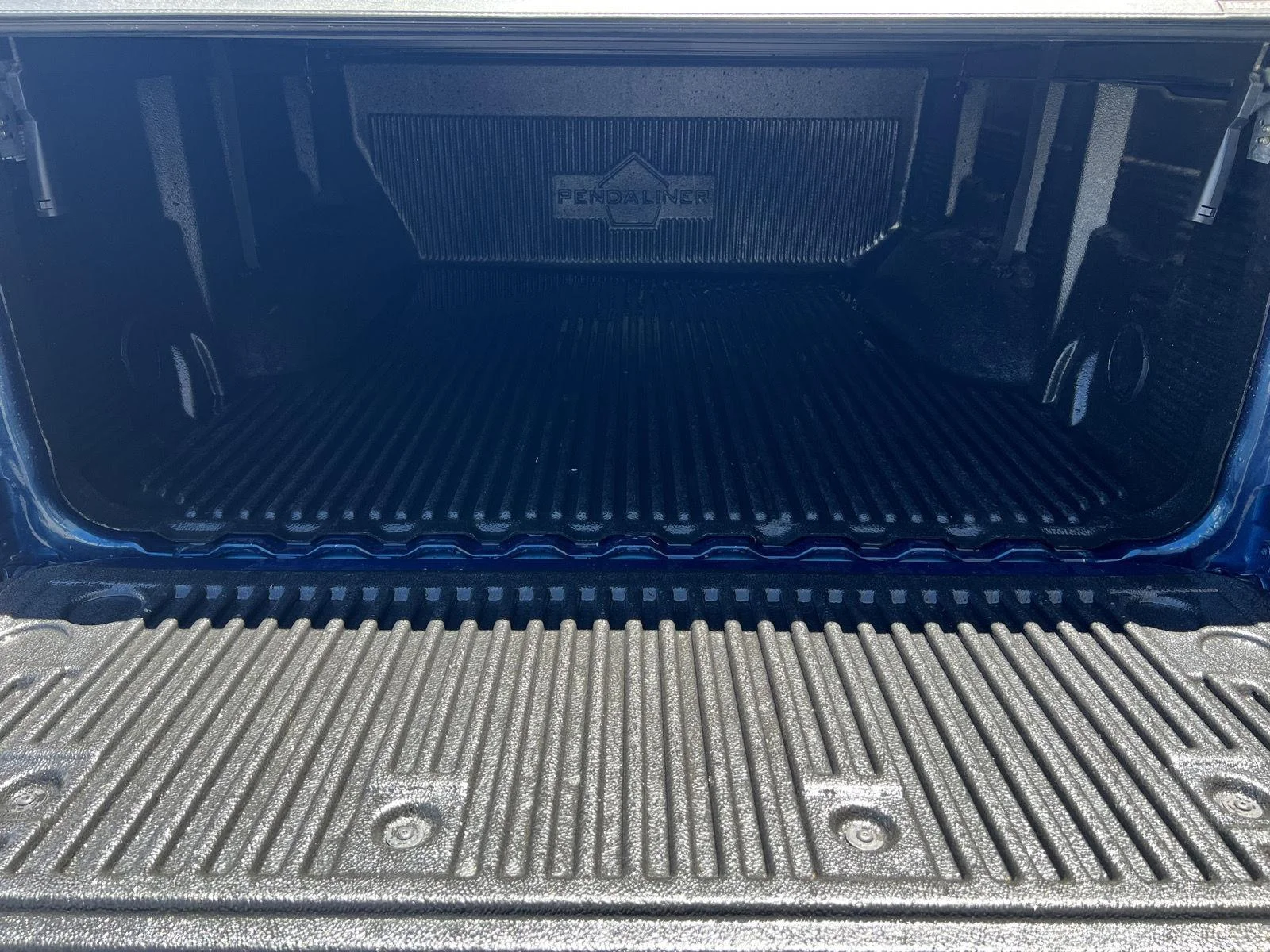 Used 2019 Pacific Blue Metallic Chevrolet Z71 image 24