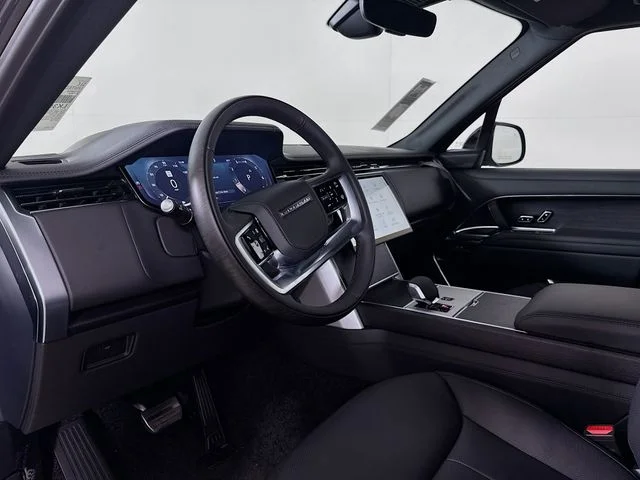 New 2026 Carpathian Grey Land Rover SE image 9