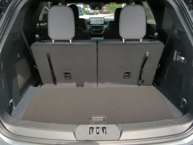 New 2026 Carbonized Gray Metallic Ford ST-Line image 13