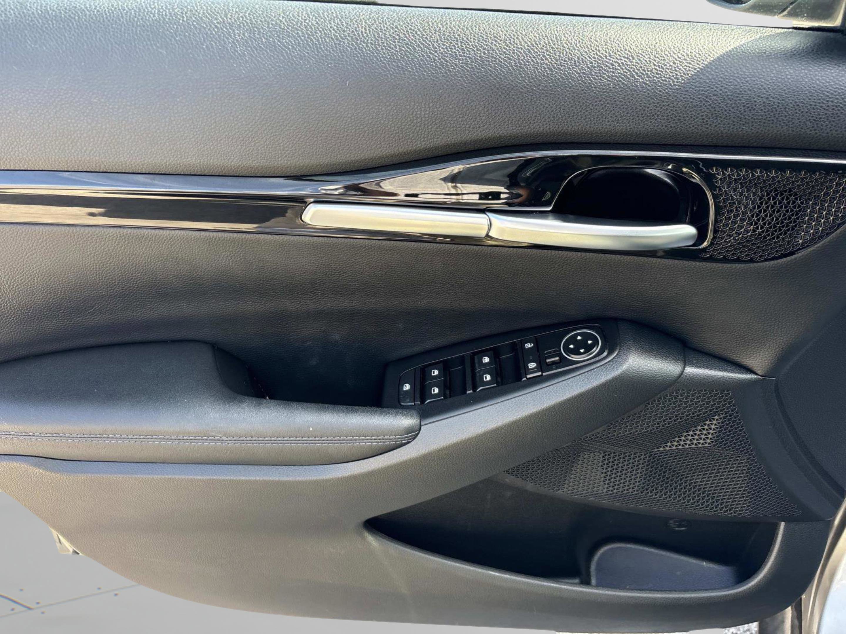 2023 Kia Seltos S - Photo 23