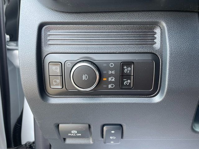 2025 Ford F-350 Super Duty Chassis Cab Lariat - Photo 27