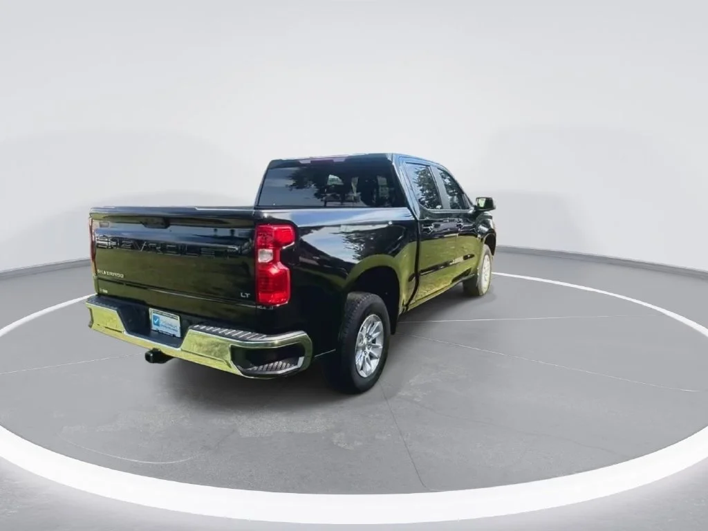 Used 2026 Black Chevrolet LT image 8