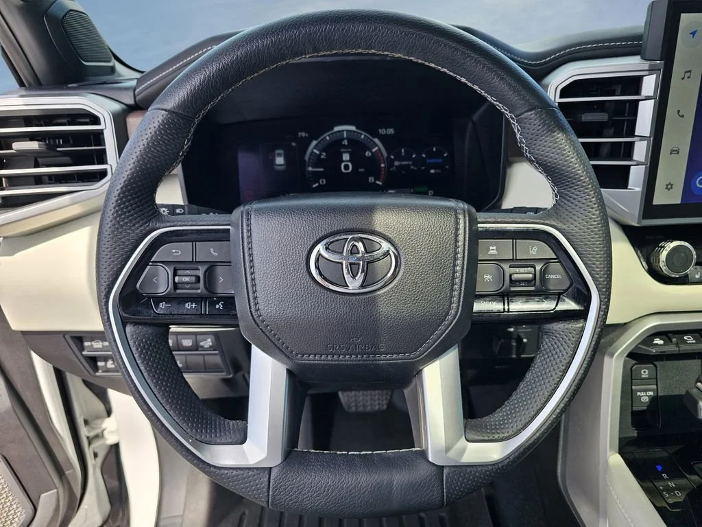 Used 2024  Toyota SR5 image 21