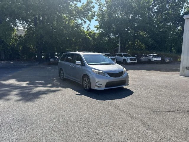 Used 2017 Silver Toyota SE Premium image 3