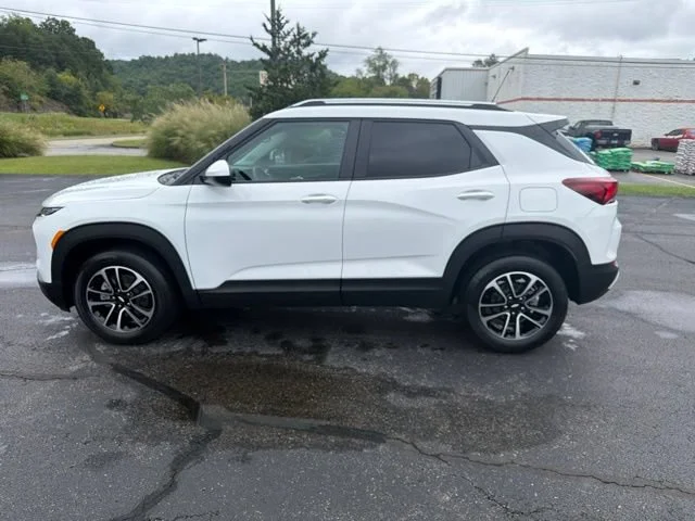 New 2026 Summit White Chevrolet LT image 10
