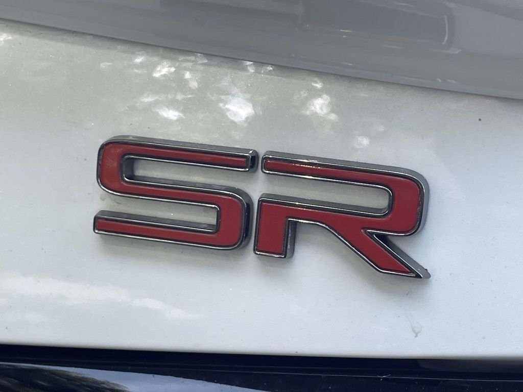 Used 2023 White Nissan 2.0 SR image 8