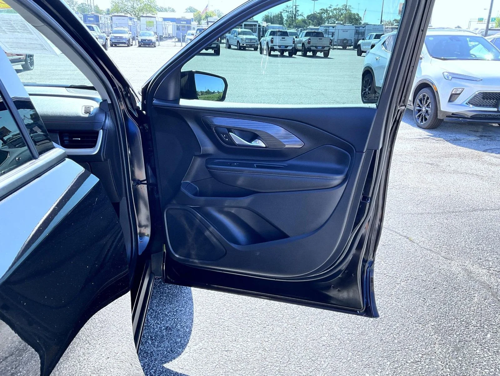 Used 2024 Black GMC SLT image 16