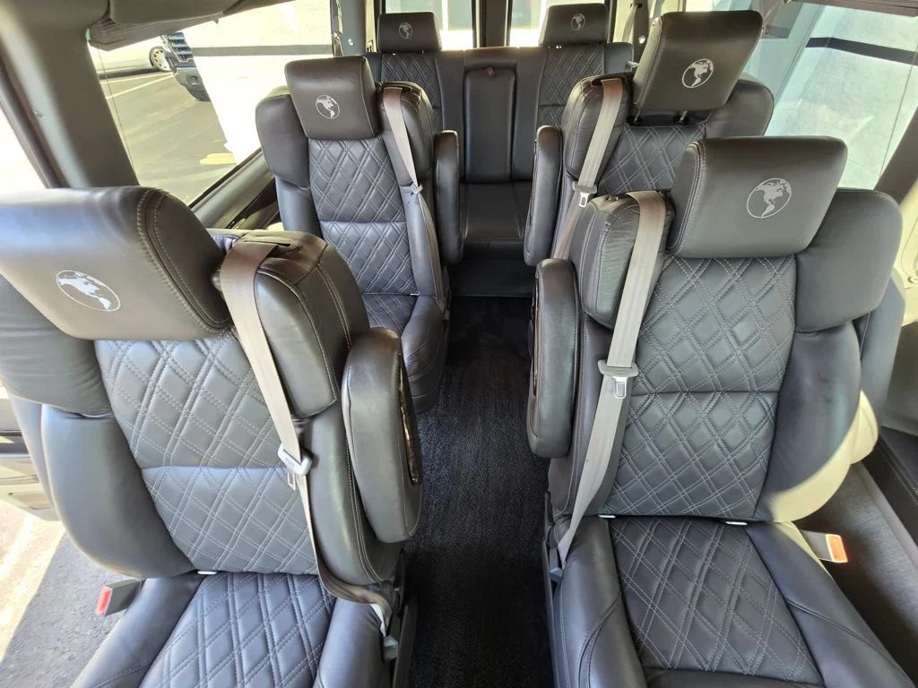 Used 2022 Black Chevrolet Explorer Limited SE image 36